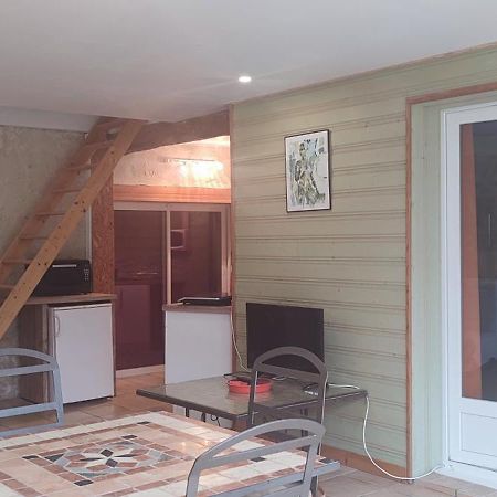 Gite Cosy, Sur Jardin, Terrasse Privee, Parking Au Calme En Rdc Gemozac ภายนอก รูปภาพ
