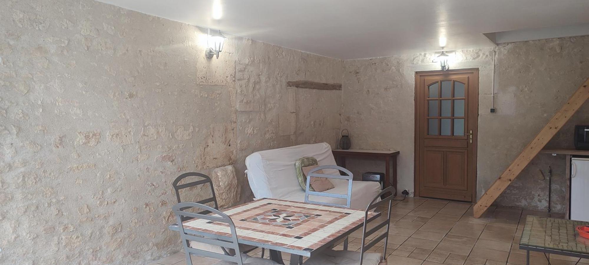 Gite Cosy, Sur Jardin, Terrasse Privee, Parking Au Calme En Rdc Gemozac ภายนอก รูปภาพ