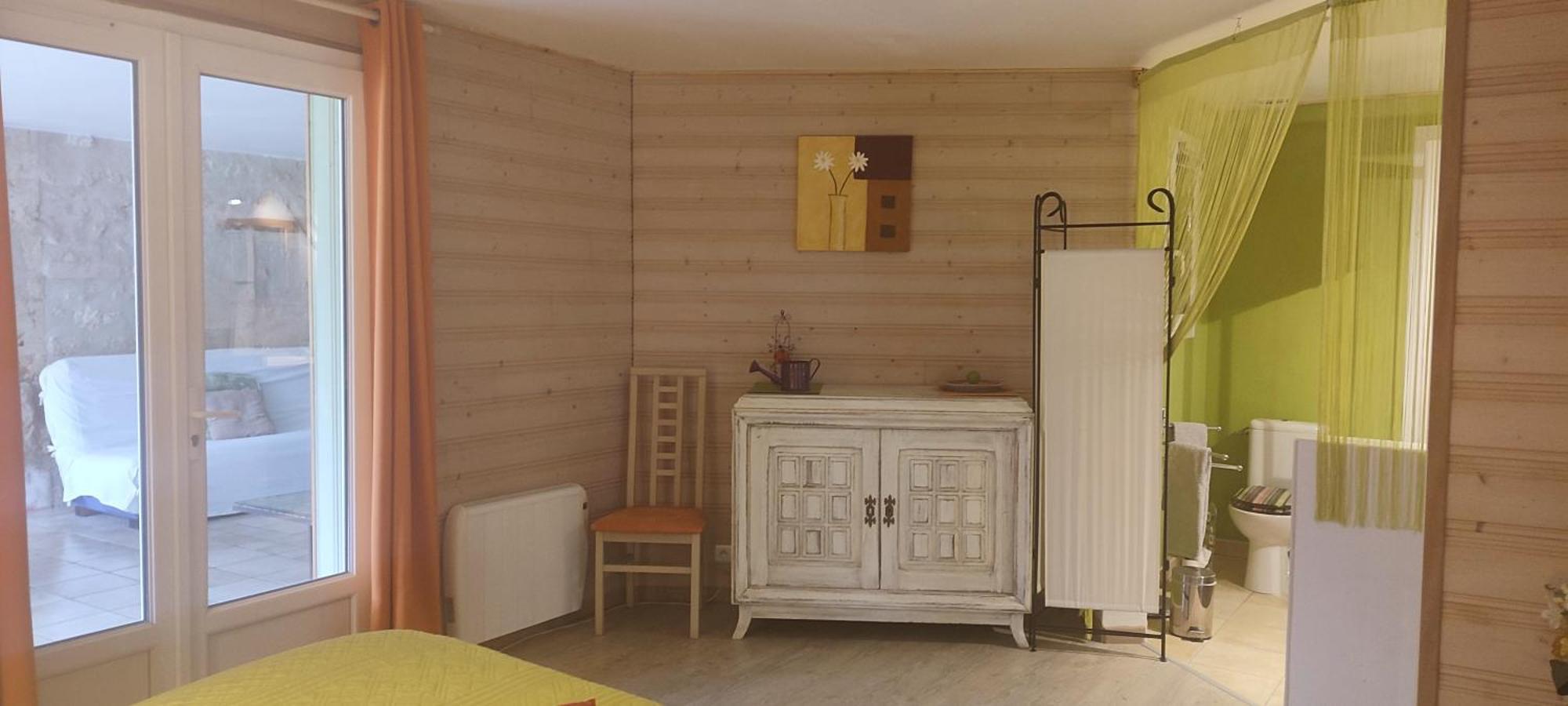 Gite Cosy, Sur Jardin, Terrasse Privee, Parking Au Calme En Rdc Gemozac ภายนอก รูปภาพ