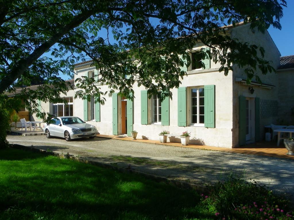 Gite Cosy, Sur Jardin, Terrasse Privee, Parking Au Calme En Rdc Gemozac ภายนอก รูปภาพ