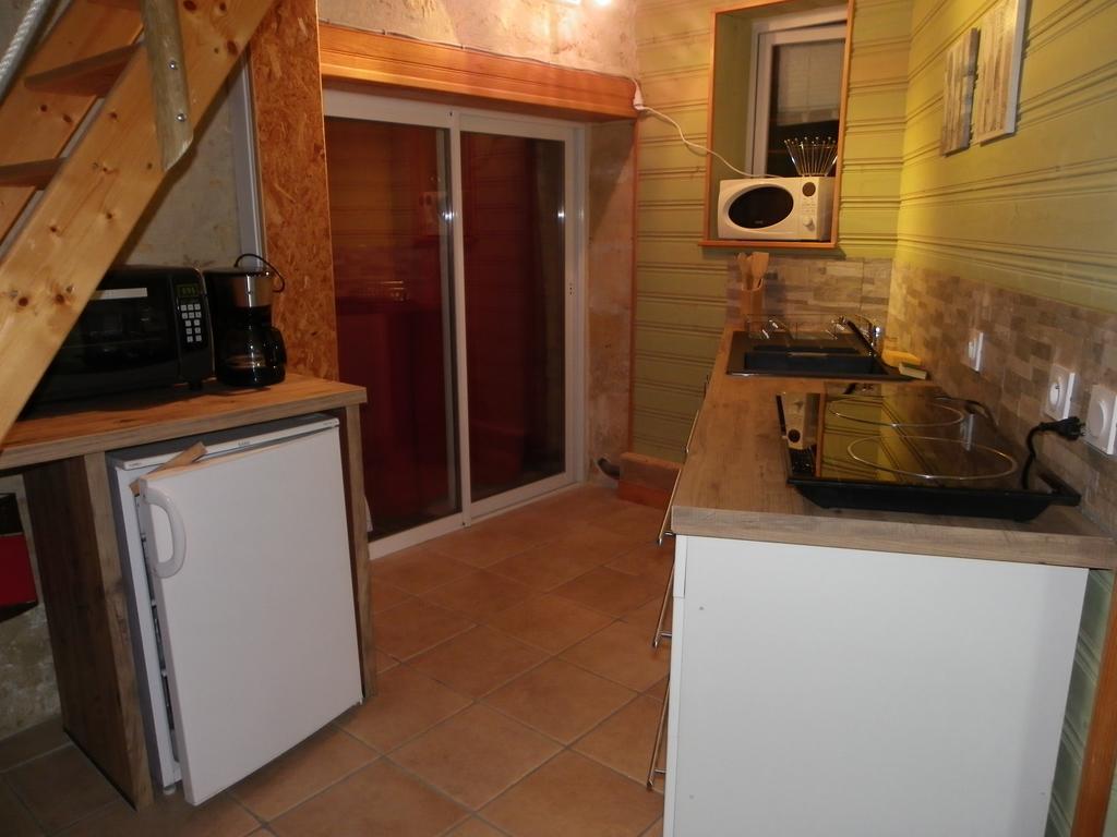 Gite Cosy, Sur Jardin, Terrasse Privee, Parking Au Calme En Rdc Gemozac ภายนอก รูปภาพ
